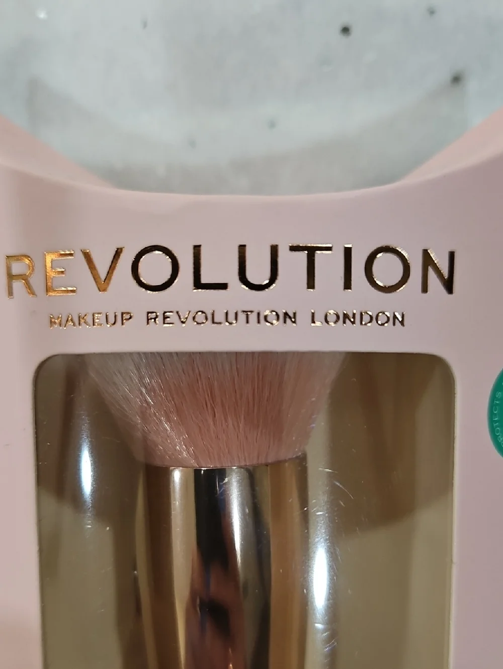 NWT Revolution Rose Gold Handle Buffing Foundation Brush with Pink Bristles